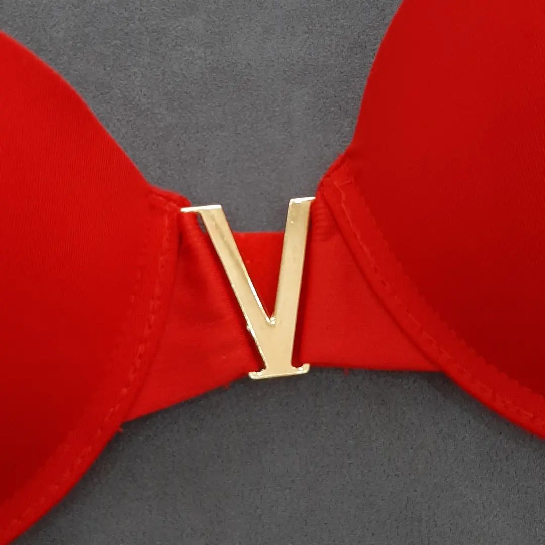 Scarlet V-Gold Chain Luxury Set